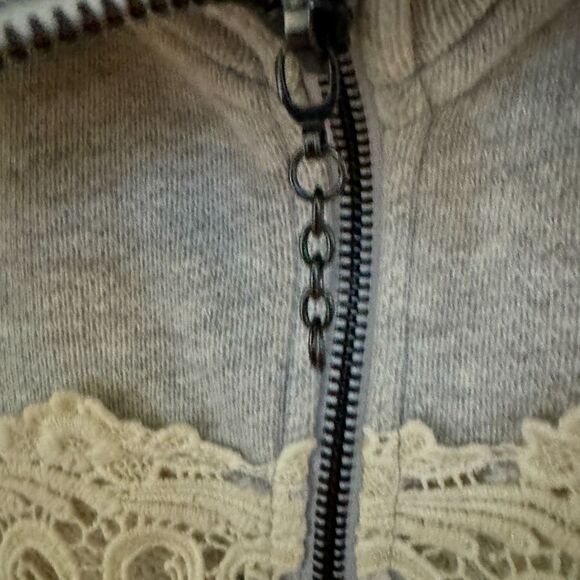 Free People gray 1/4 zip cropped boho sweatshirt  with lace applique detail S - Picture 8 of 13